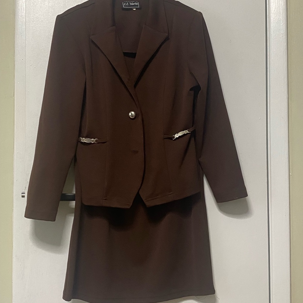Chic Brown Blazer and Skirt Set with Silver Details